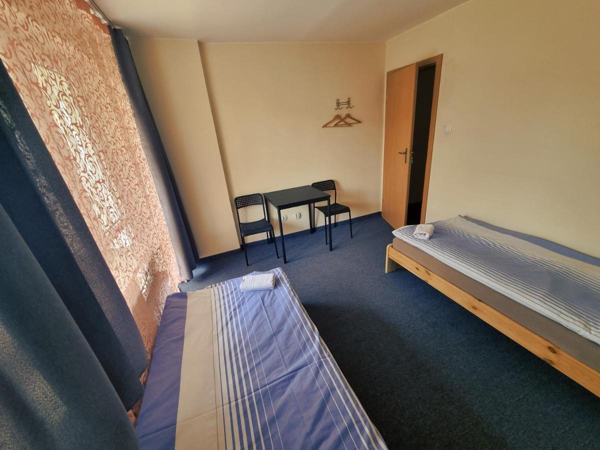 Wilanow House Hostel Warschau Buitenkant foto
